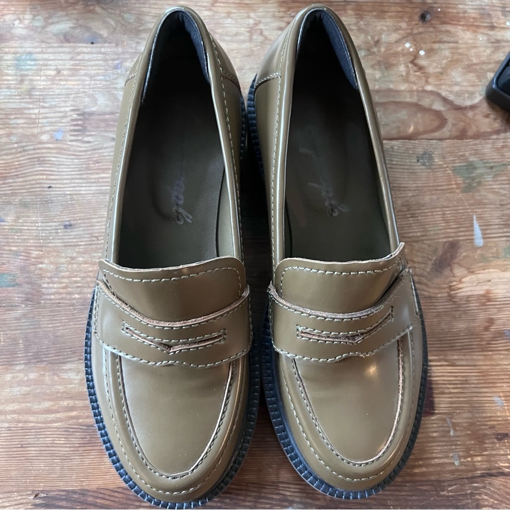 Free People Lyra Olive Green Leather Chunky Penny Loafer Lug Sole Size 38 US 8
